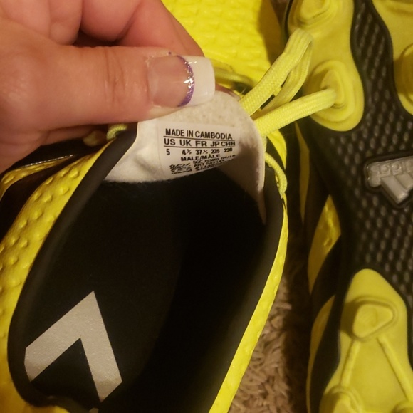 Adidas  soccer cleats - Picture 2 of 4